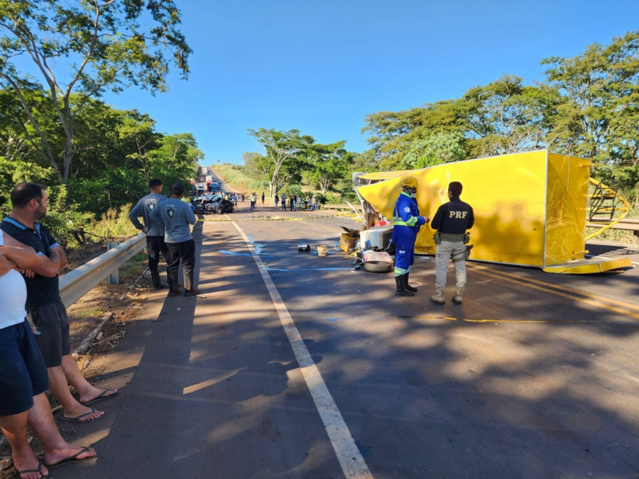 Motociclista morre após colisão frontal com carreta em Aparecida do Taboado