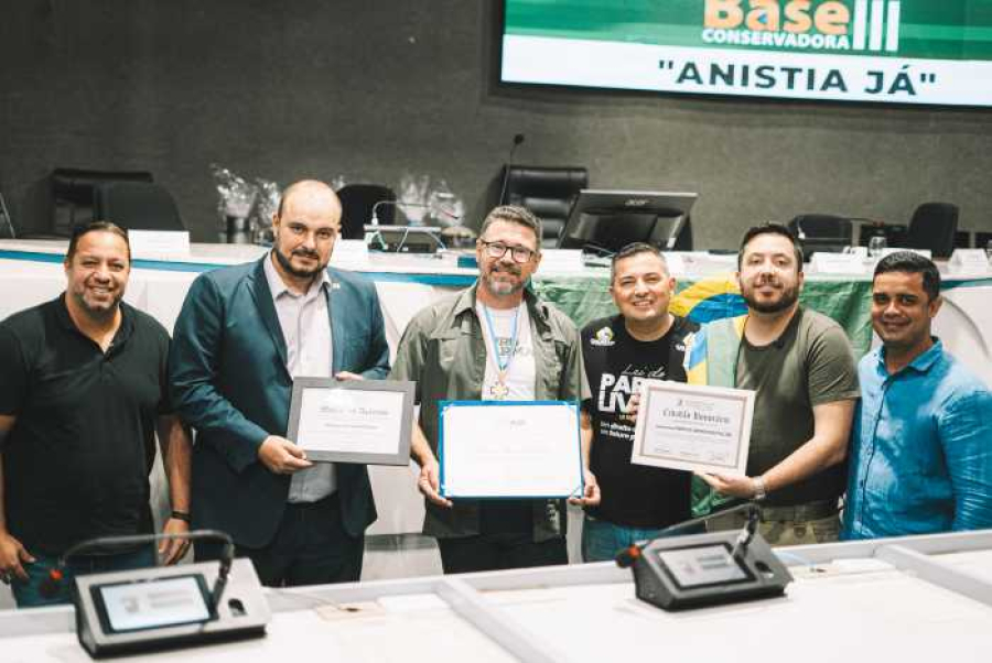 Marcos Pollon recebe maior honraria do Espírito Santo durante evento conservador em Vitória